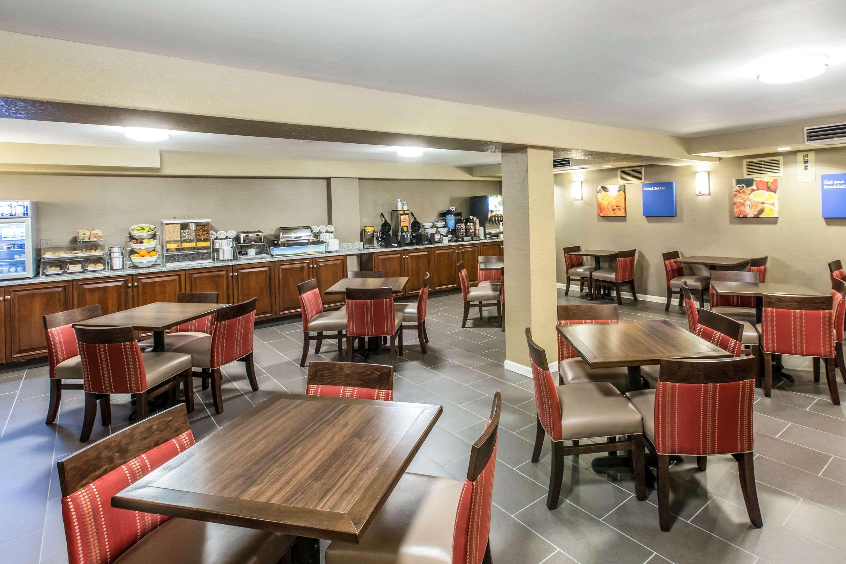 Comfort Inn & Suites Knoxville West Экстерьер фото